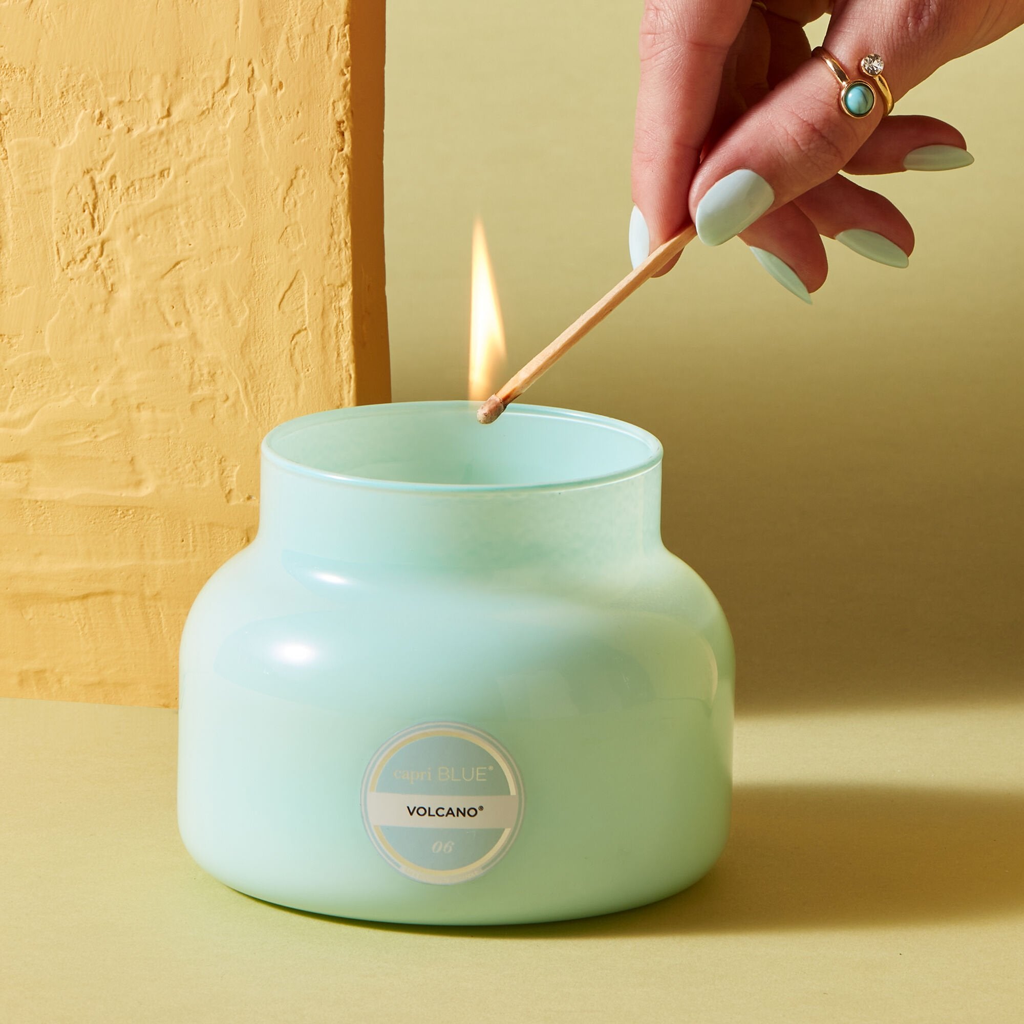 Volcano Aqua Signature Candle view 2